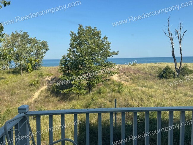 Foto del edificio - Beautifully updated 3 bed 2 bath house in Miller Beach.