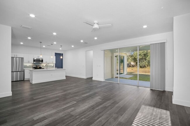 Foto del edificio - Luxury New construction 3 bedroom 2 baths located in North Port