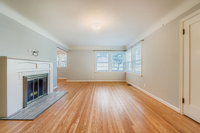 Building Photo - 5610 NE 36th Ave