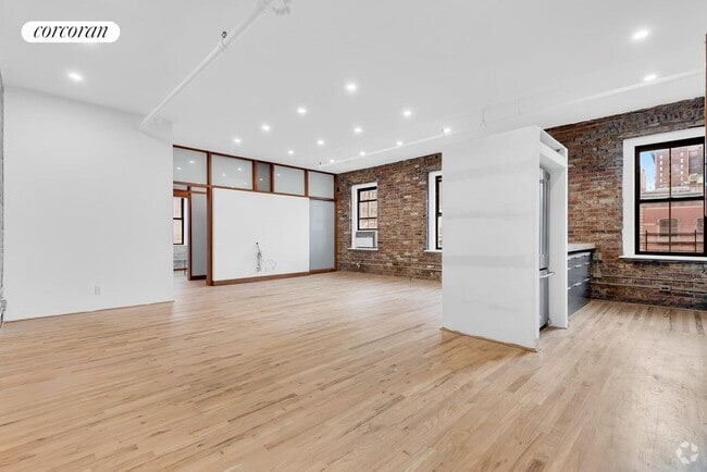 Building Photo - 16 Hudson St