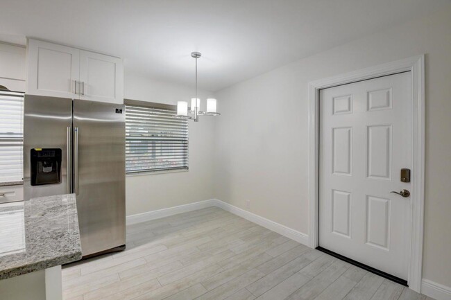 Building Photo - 403 Normandy Ln