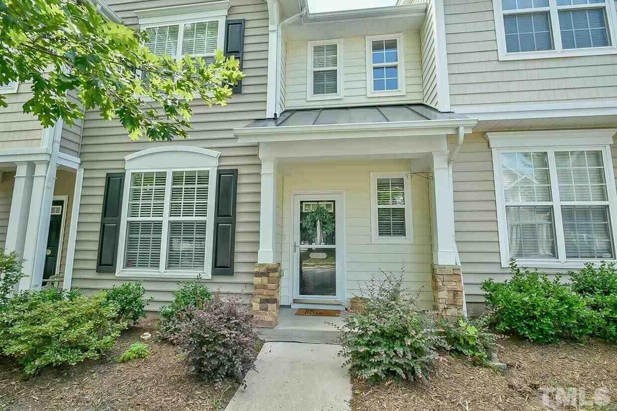 Primary Photo - 26 Sharpstone Ln