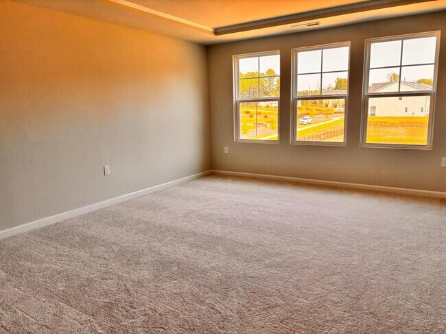 Building Photo - 5010 Fir Tree Ln