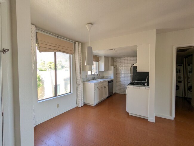 Foto del edificio - Amazing One Bedroom in South Palm Springs