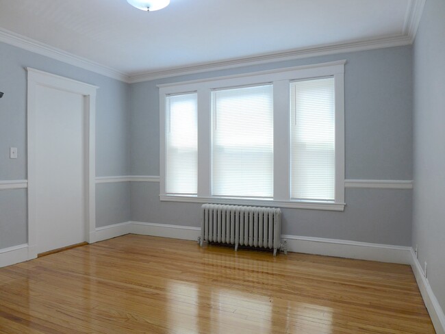 Building Photo - 588 Cambridge St