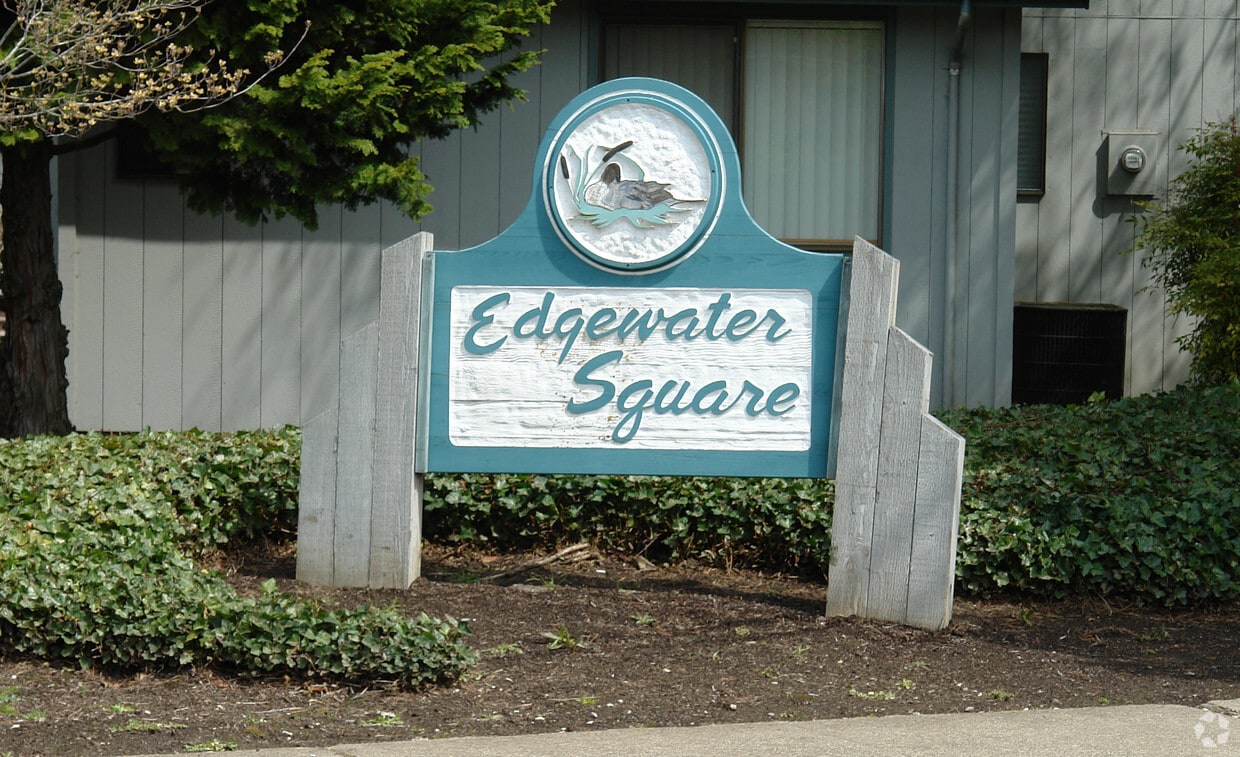 Building Photo - Edgewater Square