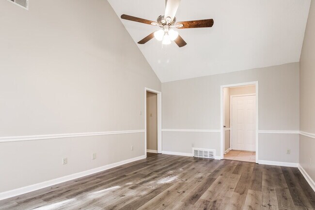 Building Photo - 3740 Schanna Dr