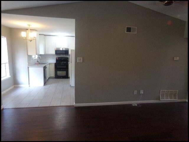 Building Photo - 45 Point W Cir