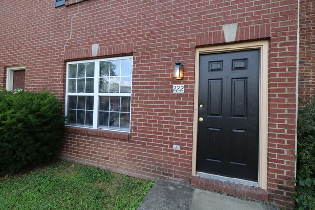 Building Photo - 222 Garnet Dr