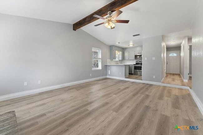 Foto del edificio - 2202 Spicewood Dr