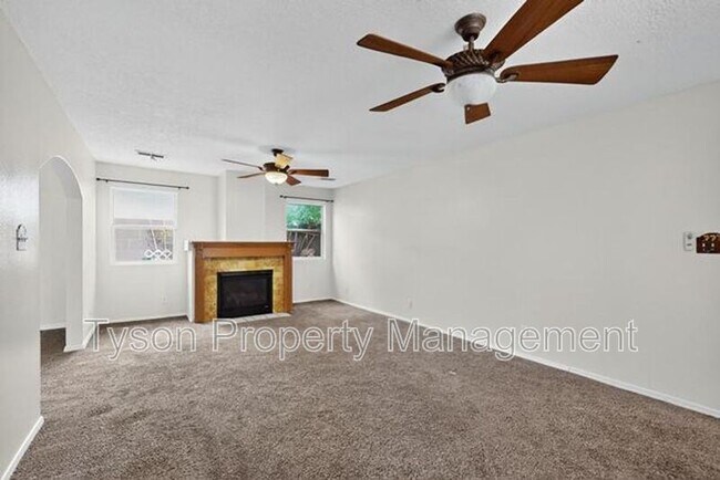 Foto del edificio - 3013 Taos Meadows Dr NE