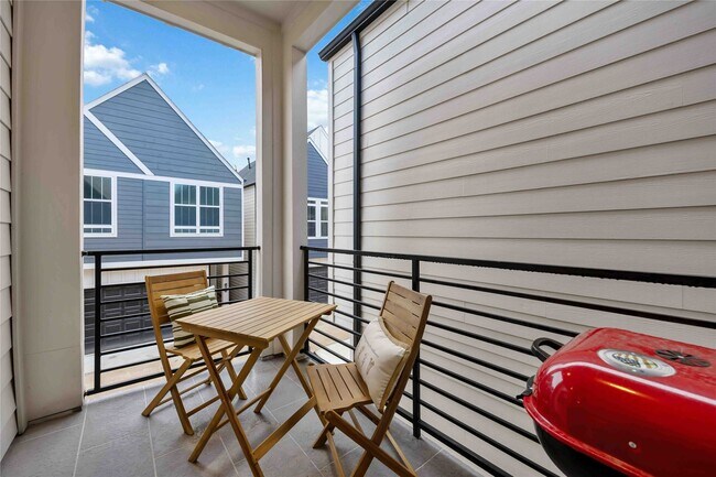 Foto del edificio - 8020 Westglen Dr