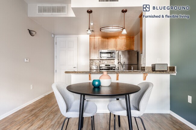 Foto del edificio - 8601 Lincoln Blvd