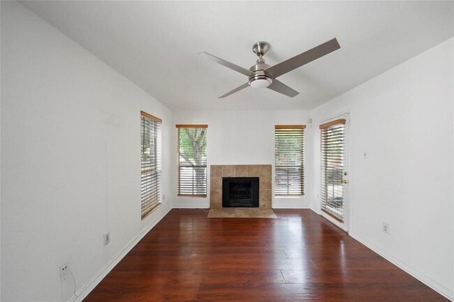 Building Photo - 3900 Woodchase Dr