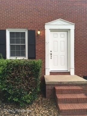 Building Photo - 200 Greenbriar Rd
