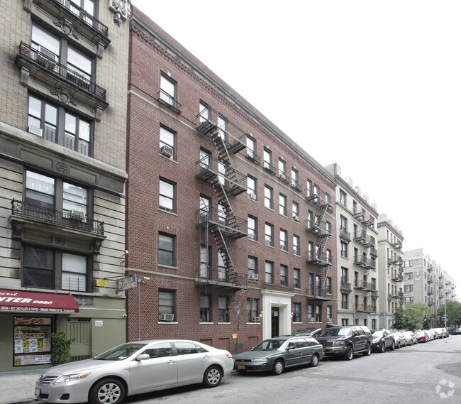 Foto del edificio - 69 Pinehurst Avenue