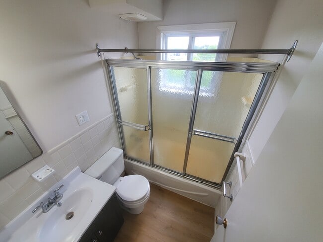 Building Photo - 9 Connaught Ave