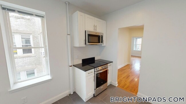 Building Photo - 123 Sutherland Rd