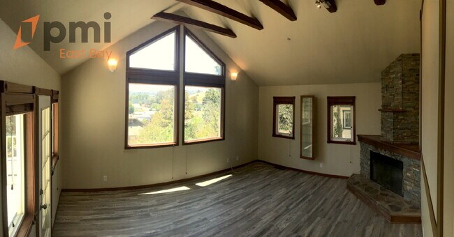 Photo - 4-Bedroom Residence in Martinez with Flexi... Apartment