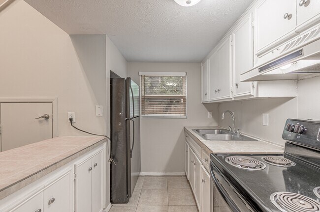 Foto del edificio - 26620 Primrose Ct