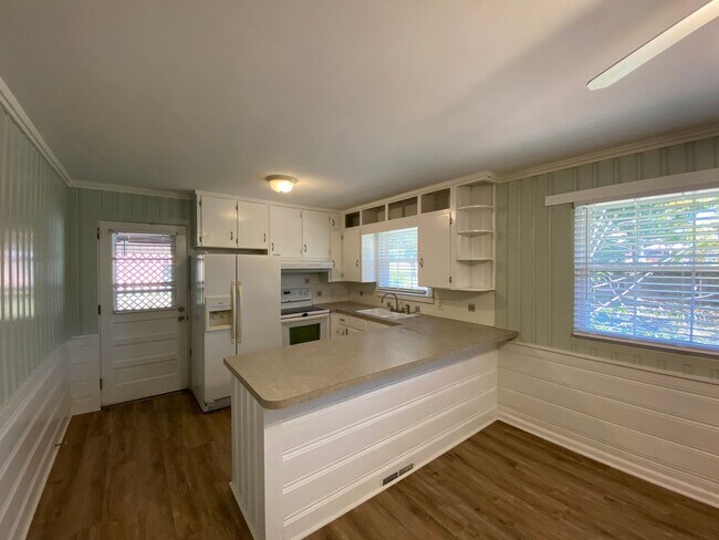 Foto del edificio - 1431 Capri Rd SW