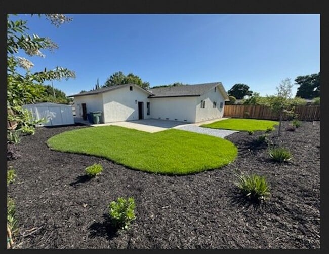 Foto del edificio - Beautiful Remodled, 4 Bedroom Home!