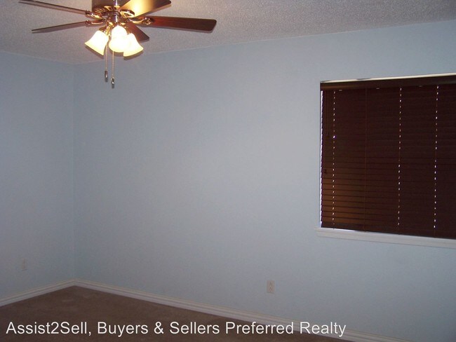Building Photo - 3 br, 2 bath House - 1515 Scenic Dr