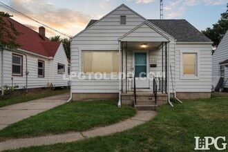 Building Photo - 3648 Watson Ave