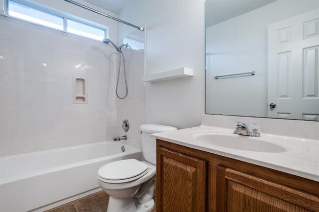 Building Photo - 114 Feathergrass Dr