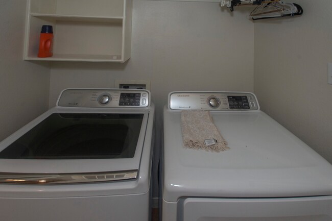 Foto del edificio - 137 Conway Castle Dr