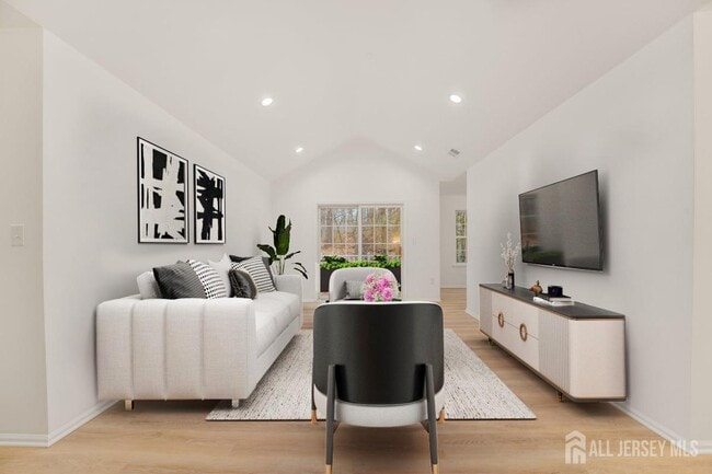 Foto del edificio - 606 Cypress Ln