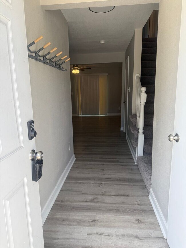 Building Photo - Lynbrook Landing