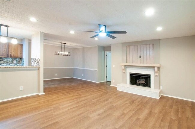 Building Photo - 126 Warm Springs Cir