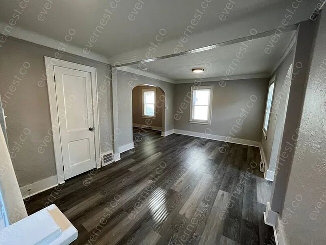 Foto del edificio - 3355 Curwood St