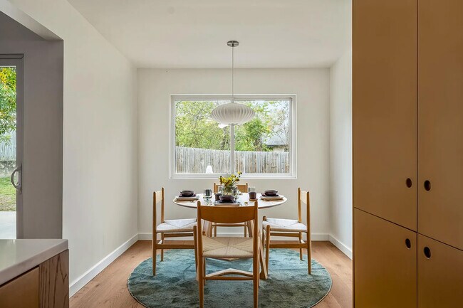 Foto del edificio - 10102 Warrington Cv