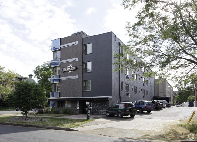 Foto del edificio - Rocket Apartments