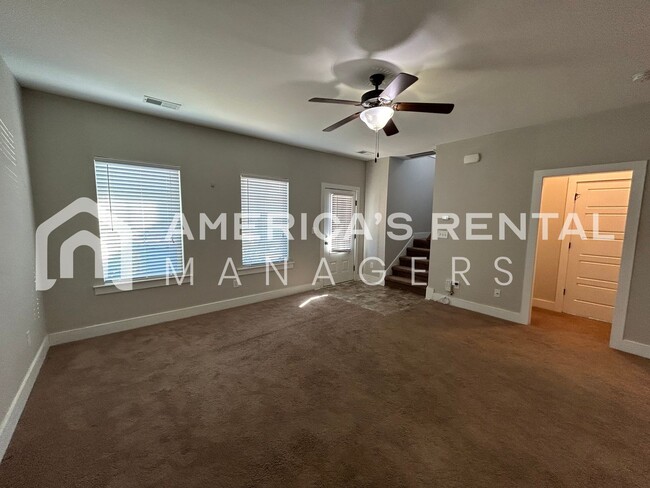 Building Photo - Town Home for Rent in Chelsea- AVAILABLE NOW!! - 1 FREE MONTH IF 18-MONTH LEASE SIGNED BY 2/15! D...