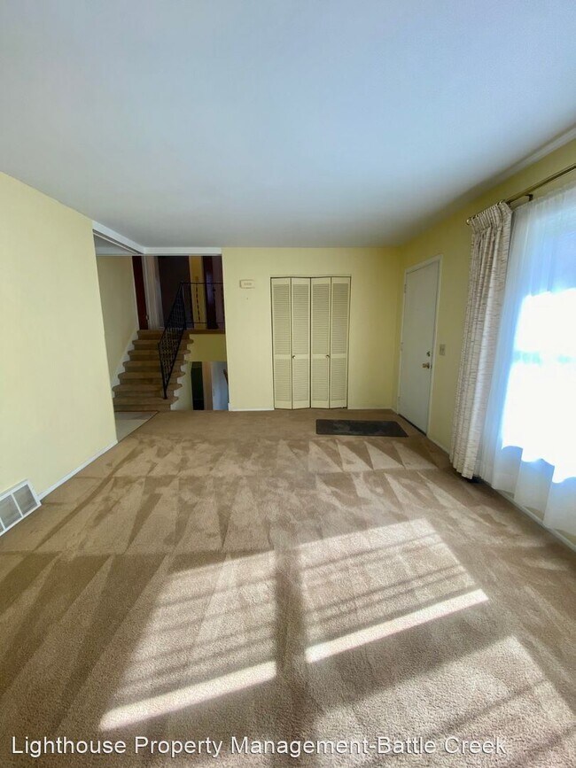 4 br, 2 bath House 6 Merrill Drive House Rental in Battle Creek, MI