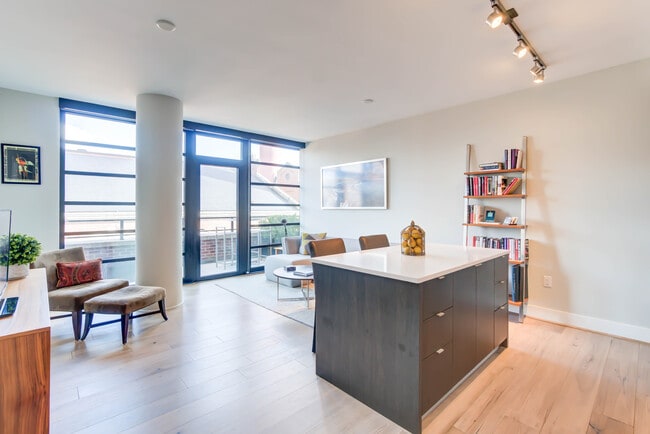 Foto del edificio - 1300 4th St SE