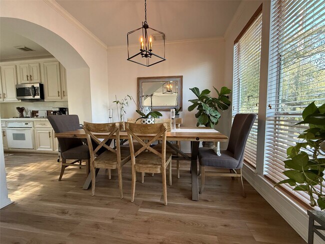 Foto del edificio - 1702 Tuam St