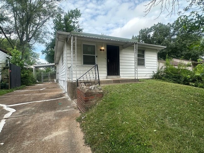 Building Photo - 9705 Winkler Dr