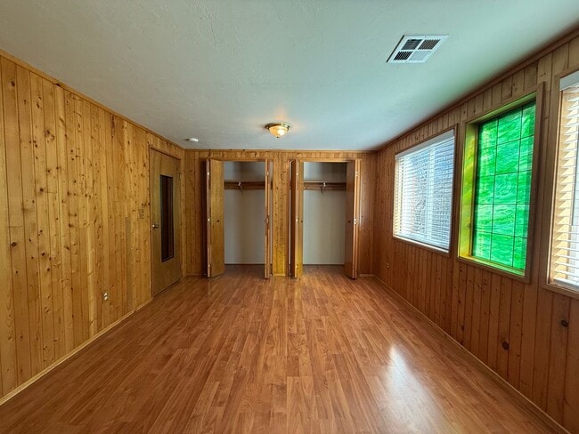 Building Photo - Cute Ashland Cottage | Two bedroom, two bath home | Available Now