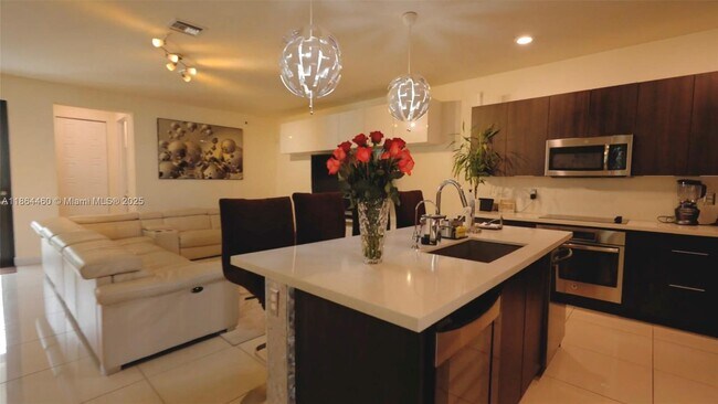 Foto del edificio - 7661 NW 103rd Ct