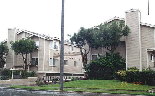 Primary Photo - 908 S Golden West Ave