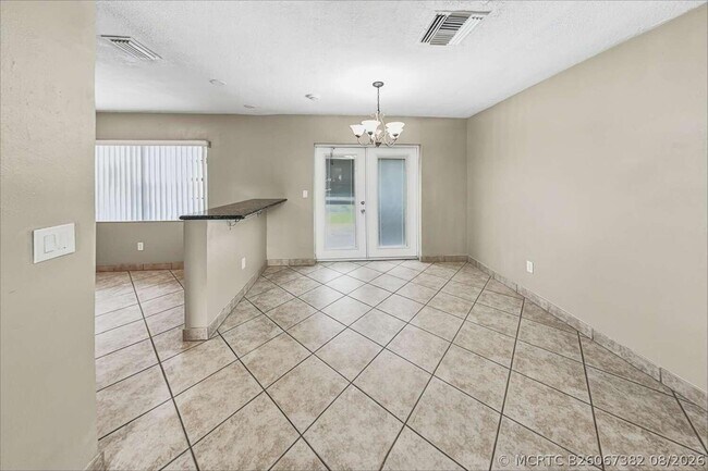 Foto del edificio - 4511 SW 102nd Pl
