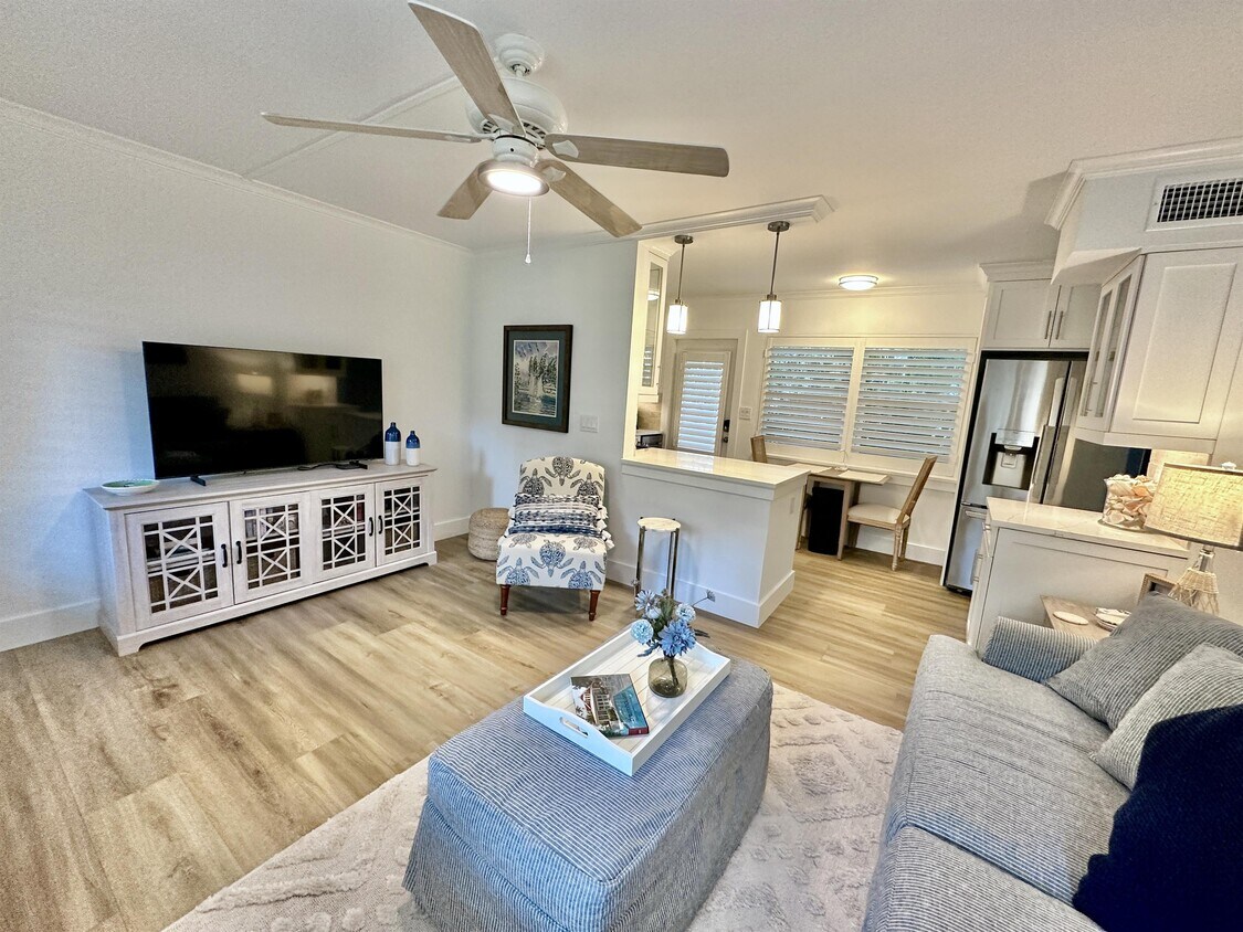 Foto principal - 221 8th Ave S