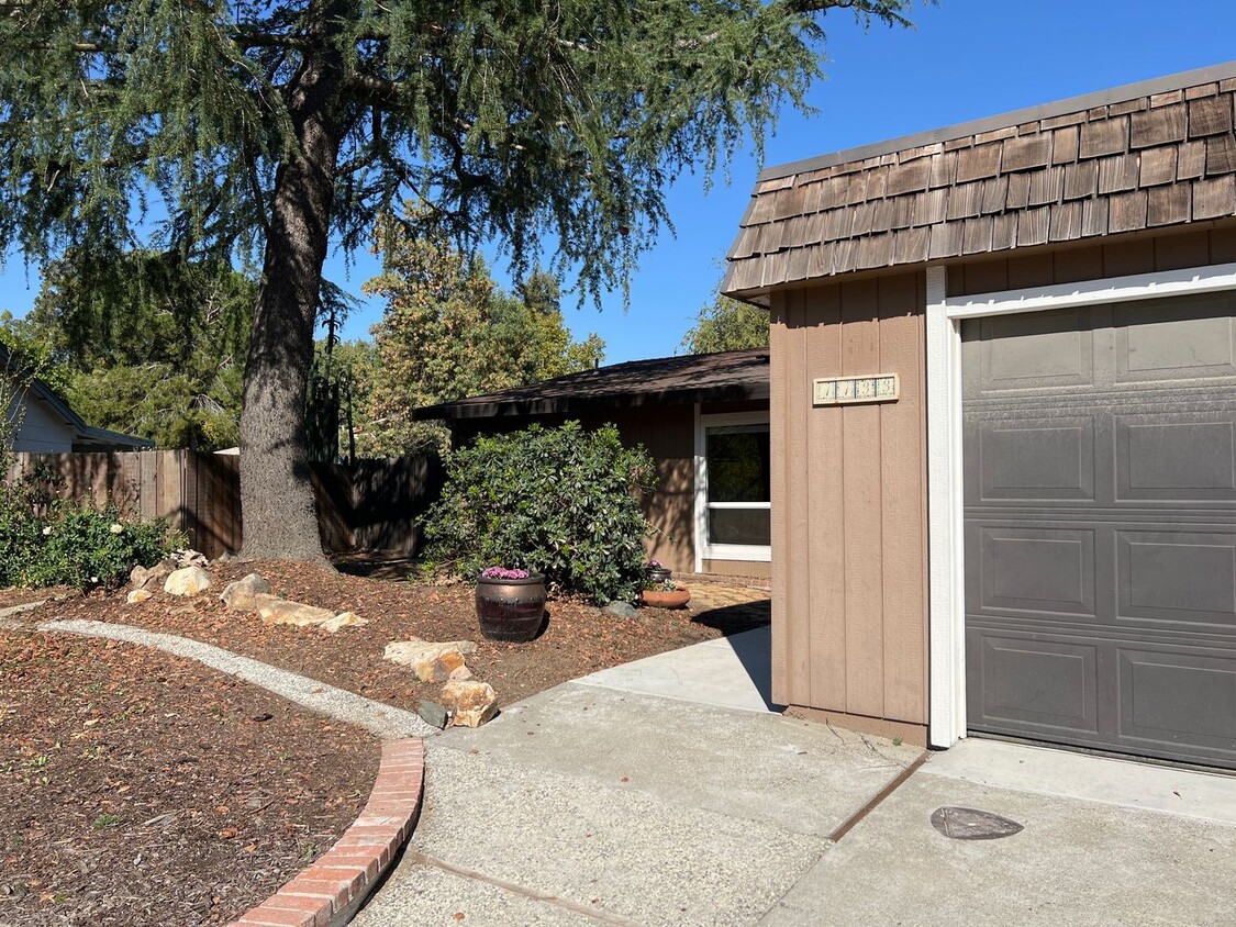 4 br, 2 bath House - 1133 Auburn Drive Photo