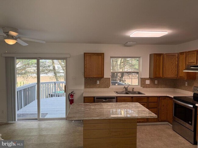 Foto del edificio - 3 Coachlight Dr