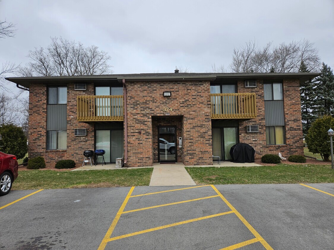 Foto principal - 324 N Kensington Dr