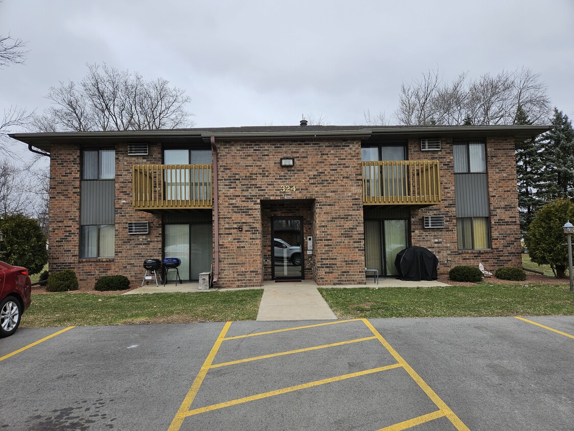 Primary Photo - 324 N Kensington Dr